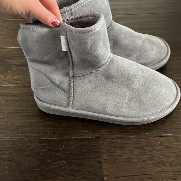 La senza grey short boot size medium (7-8) - Picture 3 of 6